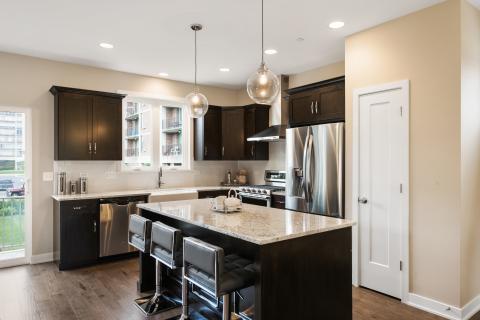 McAlister  - Shaker cabinet door with farmhouse sink