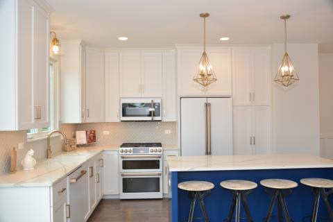 McAlister - Lexington cabinets with upper cabinets to ceiling